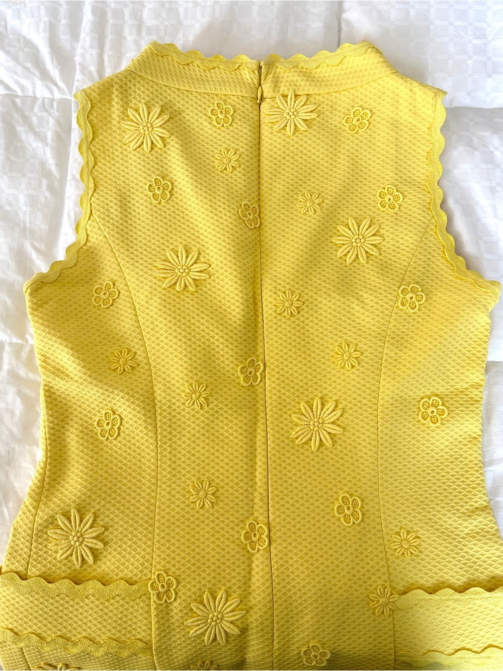 Per Se Yellow Floral Daisy Appliqué with metal flower details Vintage Dress - Picture 5 of 10